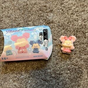 Mickey Mood Palette Figure - Minnie